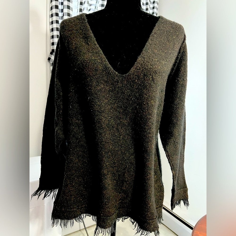 Free People brown v-neck oversized frayed edge sweater XS